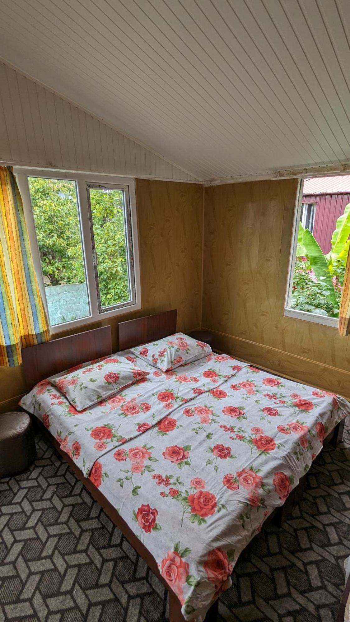 Mano'S Guest House Kobuleti Eksteriør billede